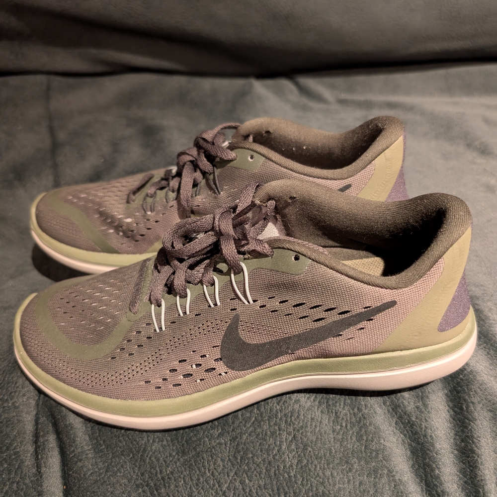 Nike Women's Green Gray Running Shoes